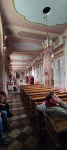 Nawa boczna Bazyliki Świętej Trójcy w Kobyłce Fot. Sebastian Gawęda