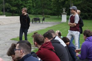 Objazdowicze w ogrodzie za Pałacem w Jabłonnie(1) Fot. Sebastian Gawęda