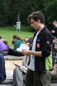 Objazdowicze w ogrodzie za Pałacem w Jabłonnie(2) Fot. Sebastian Gawęda