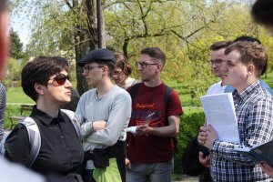 Dr Natalia Królikowska-Jedlińska wygłasza referat o Zamku w Szydłowcu