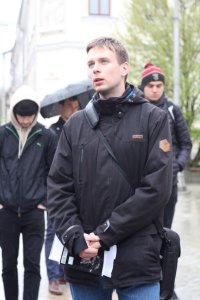Mgr Igor Niewiadomski wygłasza referat przy Kieleckim Centrum Kultury