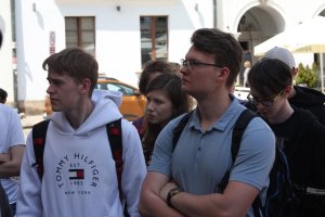 Objazdowicze na rynku w Kazimierzu