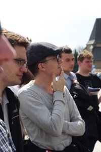 Objazdowicze przed kościołem św. Zygmunta w Szydłowcu