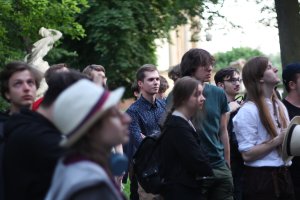 zdowicze przy Domu Gotyckim w Puławach