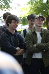 Objazdowicze słuchają referatu o historii Czerska