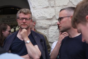 Prof. Janicki i dr Okniński wygłaszają referat o Kazimierzu Dolnym
