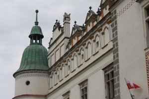 Ściana parawanowa Zamku w Baranowie Sandomierskim zwieńczona attyką