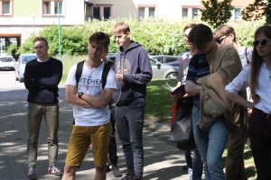 Studenci zasłuchani w czasie wykładu