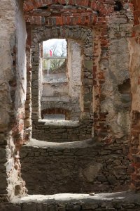 Wnętrze ruin Zamku Krzyżtopór. Ujazd