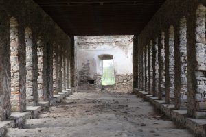 Wnętrze ruin Zamku Krzyżtopór. Ujazd