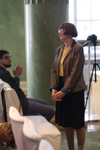 Prof. ucz. Grażyna Szelągowska, która wygłosiła wykład inauguracyjny „Czarne plamy na jasnych dziejach państw nordyckich – czyli rozprawa Skandynawów z tabu w swojej historii”